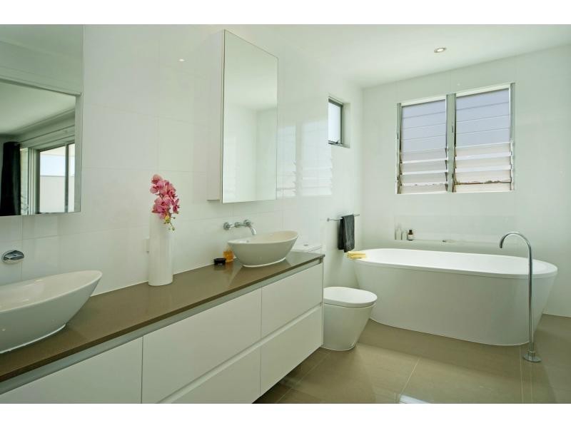 2232 Glengallon Way, Hope Island QLD 4212