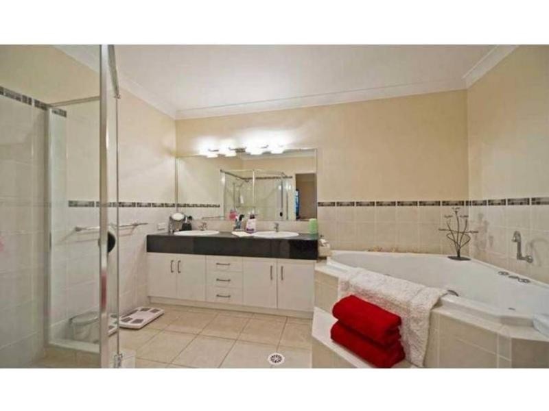 28 Southaven Drive, River Links, Helensvale QLD 4212