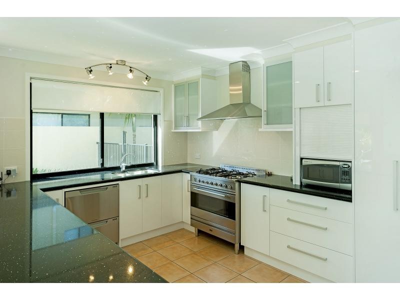 33 Oyster Cove Promenade, Hope Island QLD 4212