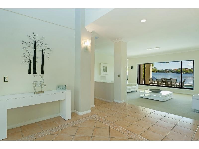 33 Oyster Cove Promenade, Hope Island QLD 4212