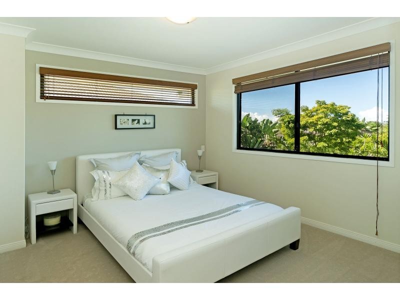 33 Oyster Cove Promenade, Hope Island QLD 4212