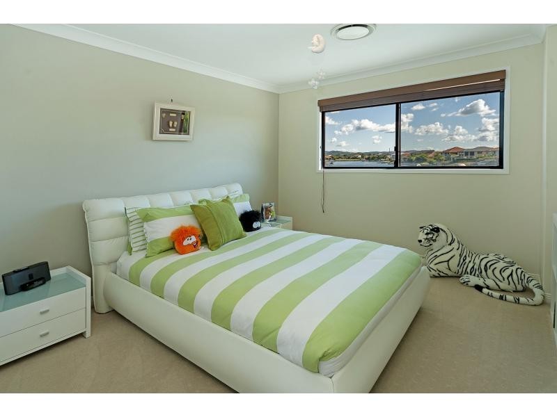 33 Oyster Cove Promenade, Hope Island QLD 4212