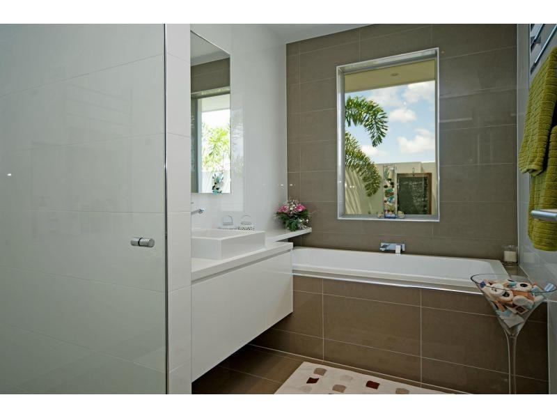 2858 Virginia Drive, Hope Island QLD 4212