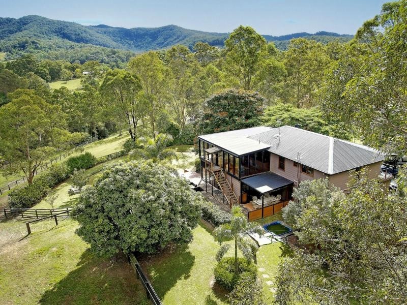 14 Intrigue Court, Guanaba QLD 4210