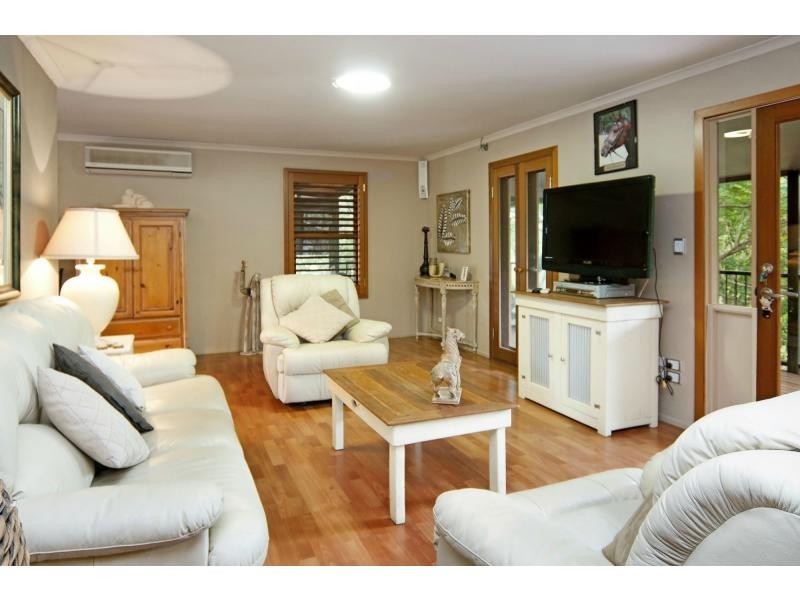 14 Intrigue Court, Guanaba QLD 4210