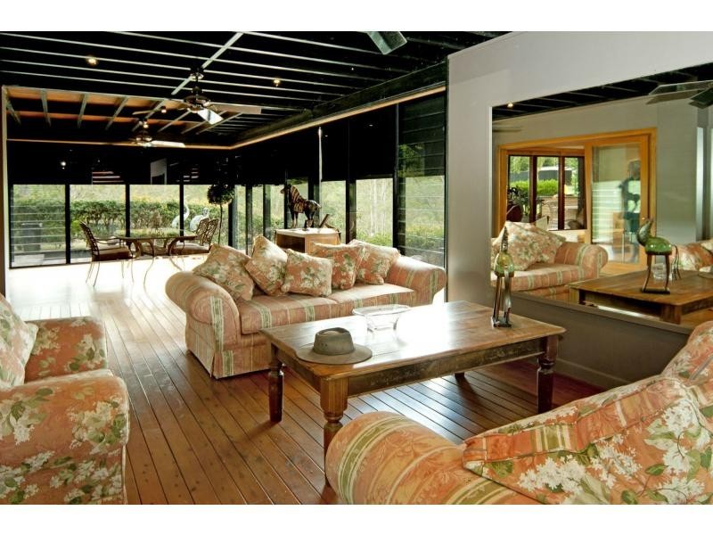 14 Intrigue Court, Guanaba QLD 4210