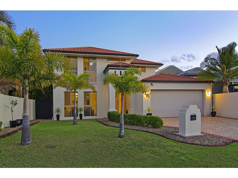 18 The Peninsula, Helensvale QLD 4212