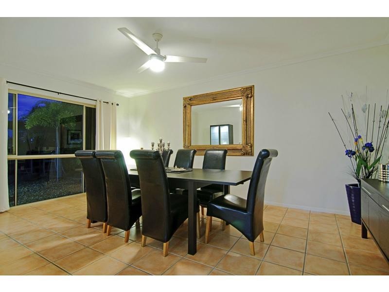 18 The Peninsula, Helensvale QLD 4212