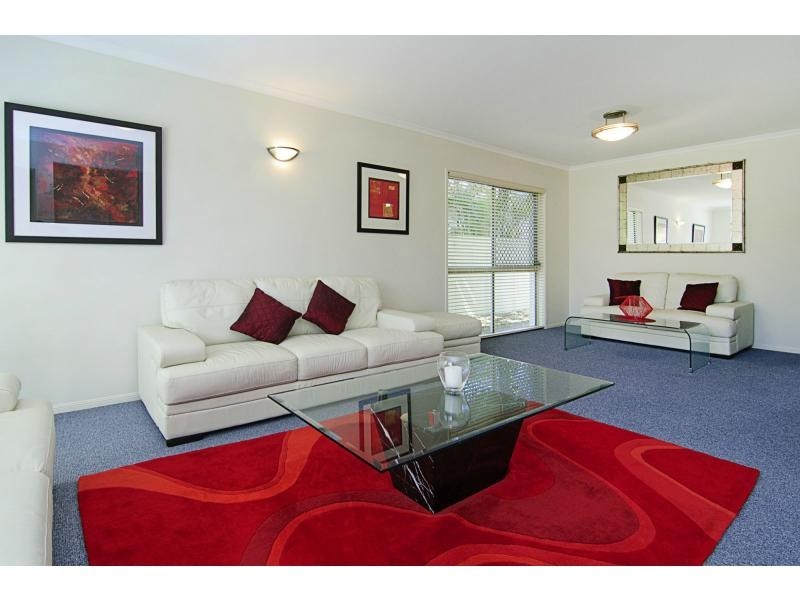 18 The Peninsula, Helensvale QLD 4212