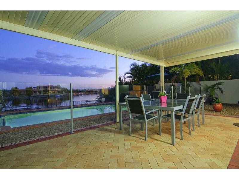 18 The Peninsula, Helensvale QLD 4212