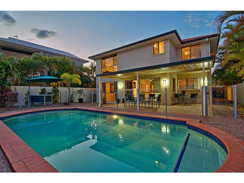18 The Peninsula, Helensvale QLD 4212
