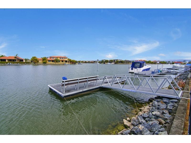 18 The Peninsula, Helensvale QLD 4212