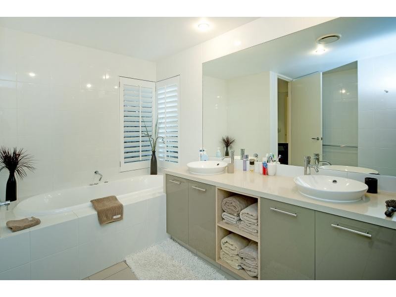 6049 Garda Avenue, Hope Island QLD 4212