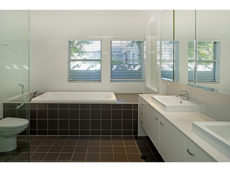 1082 Killymoon Drive, Hope Island QLD 4212