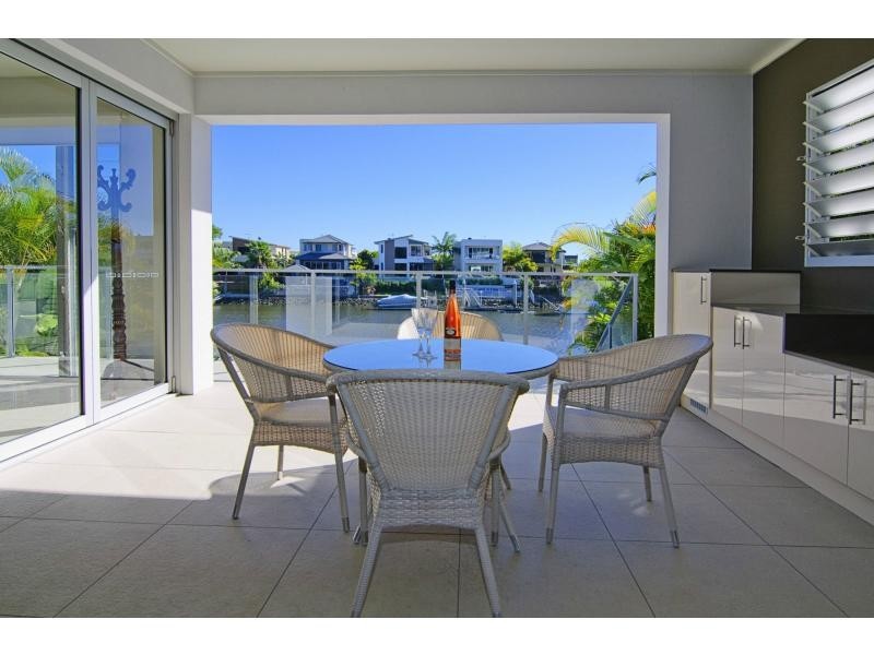 8 Onshore Place, Riverlinks, Helensvale QLD 4212