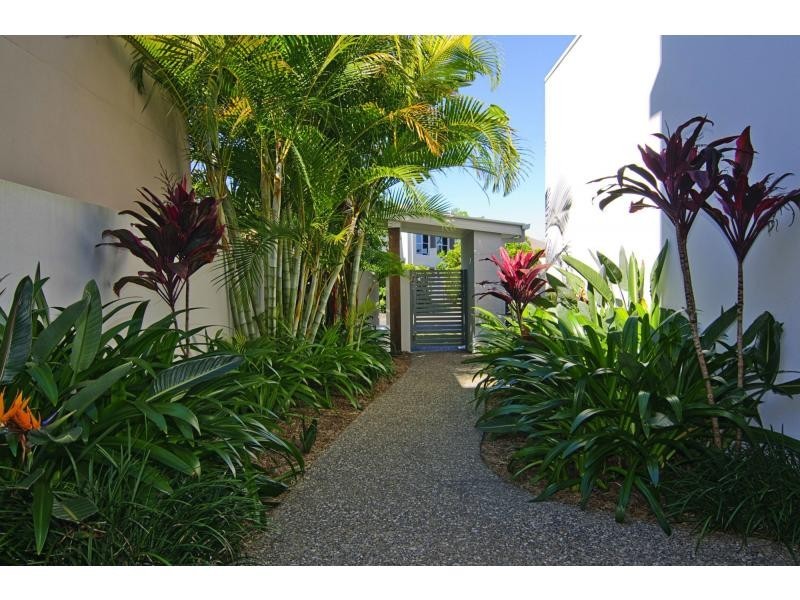 8 Onshore Place, Riverlinks, Helensvale QLD 4212