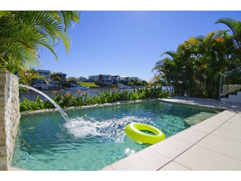 8 Onshore Place, Riverlinks, Helensvale QLD 4212