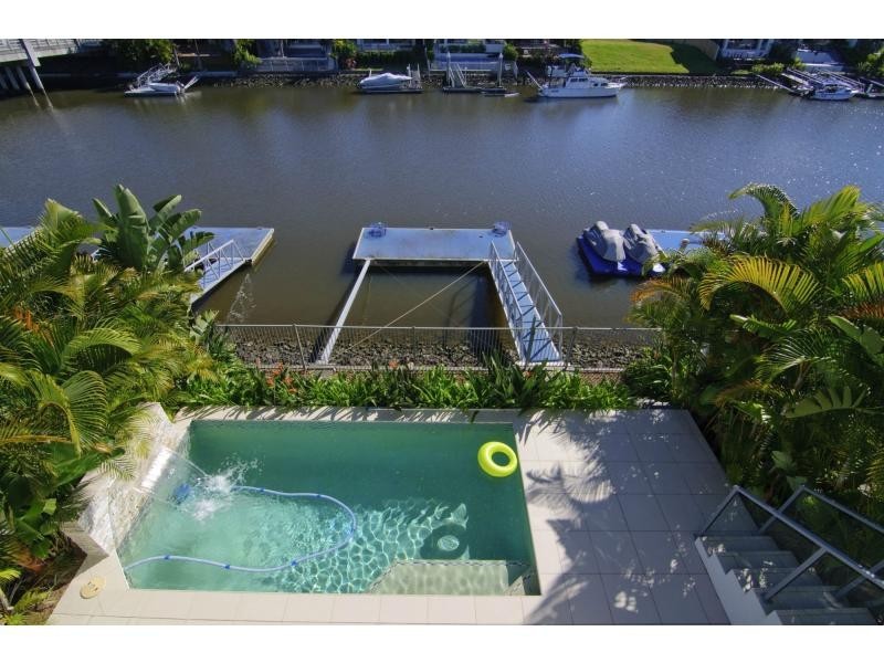8 Onshore Place, Riverlinks, Helensvale QLD 4212