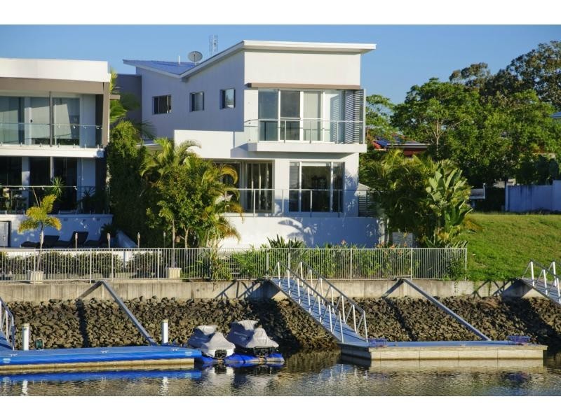 8 Onshore Place, Riverlinks, Helensvale QLD 4212