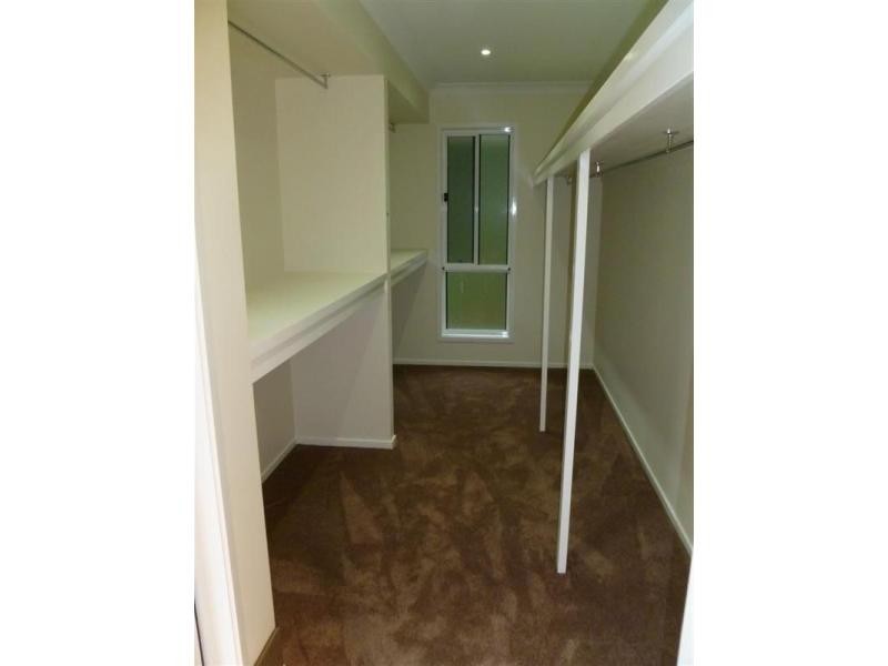 Hope Island QLD 4212