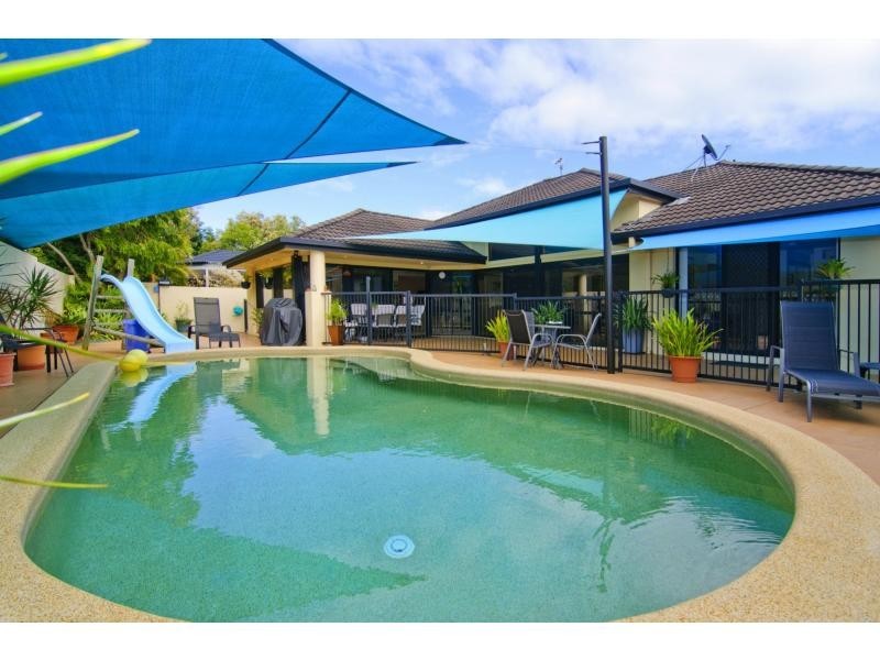 10 Oyster Cove Promenade, Hope Island QLD 4212