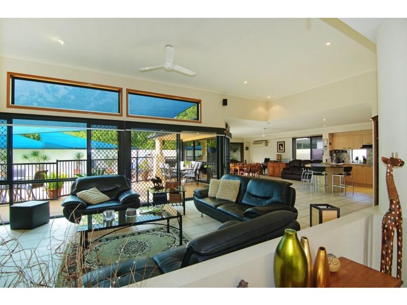 10 Oyster Cove Promenade, Hope Island QLD 4212