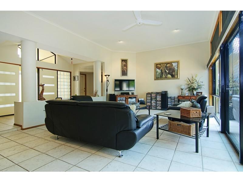 10 Oyster Cove Promenade, Hope Island QLD 4212