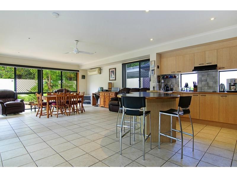 10 Oyster Cove Promenade, Hope Island QLD 4212