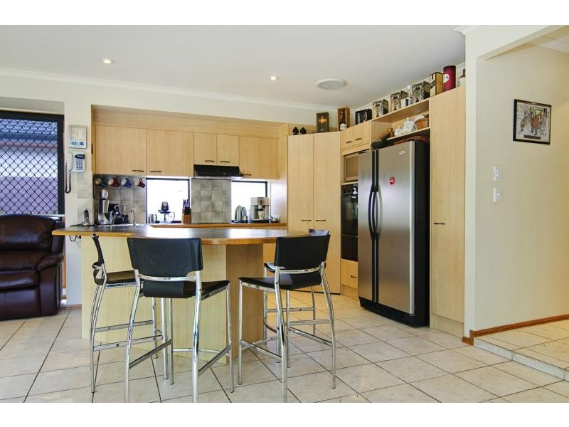 10 Oyster Cove Promenade, Hope Island QLD 4212