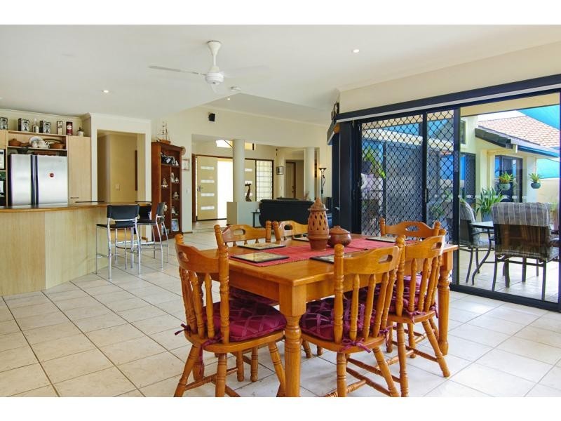 10 Oyster Cove Promenade, Hope Island QLD 4212
