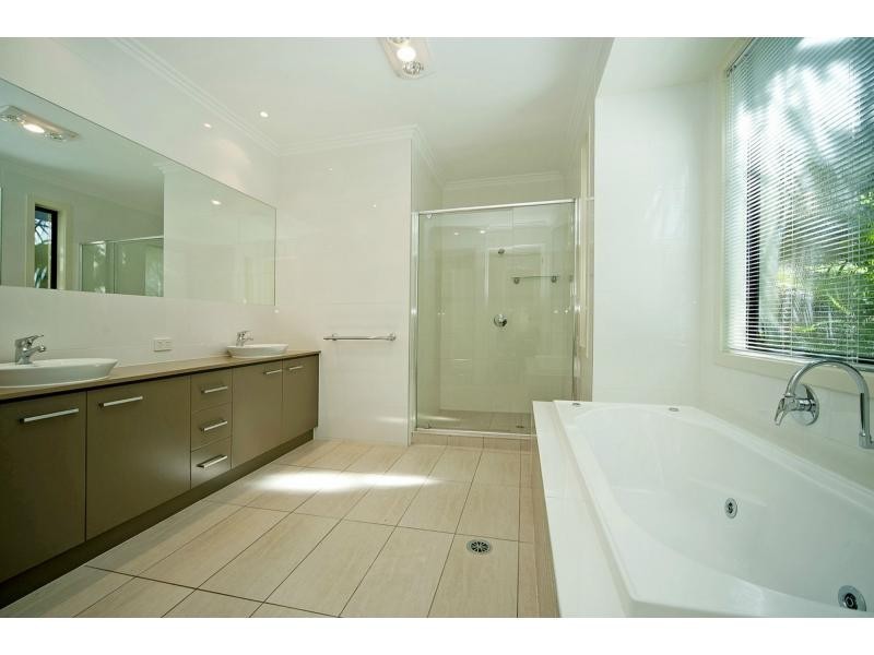 6146 Vico Avenue, Hope Island QLD 4212