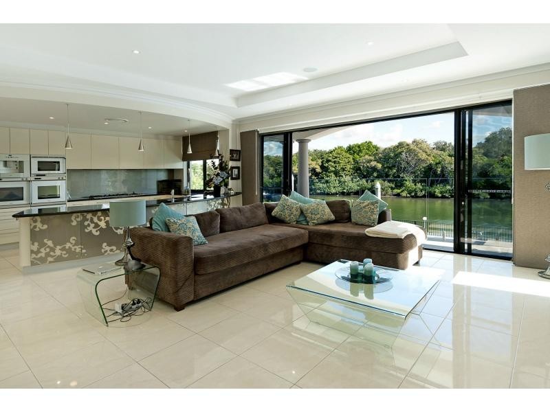 2506 Cressbrook Drive, Hope Island QLD 4212