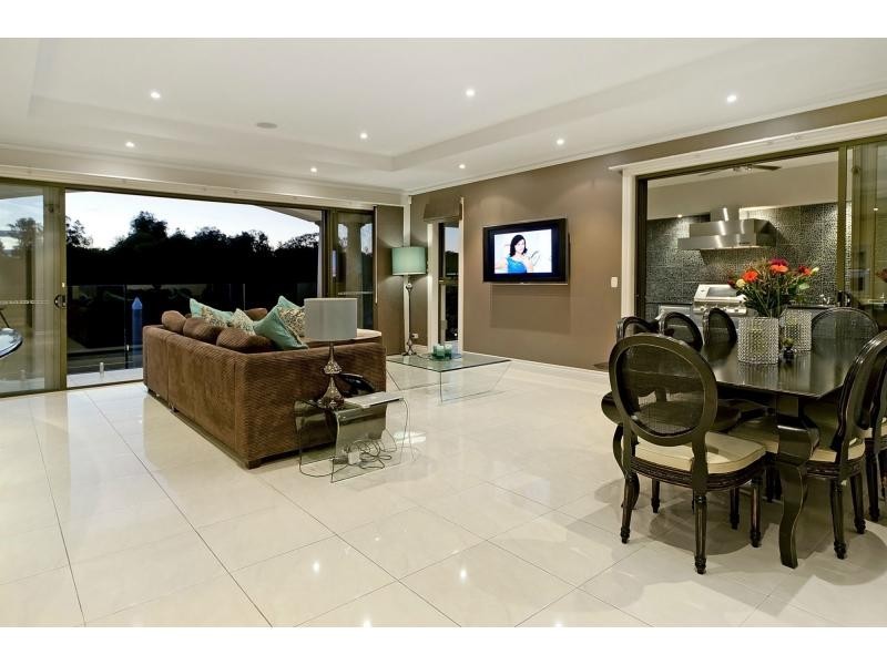 2506 Cressbrook Drive, Hope Island QLD 4212