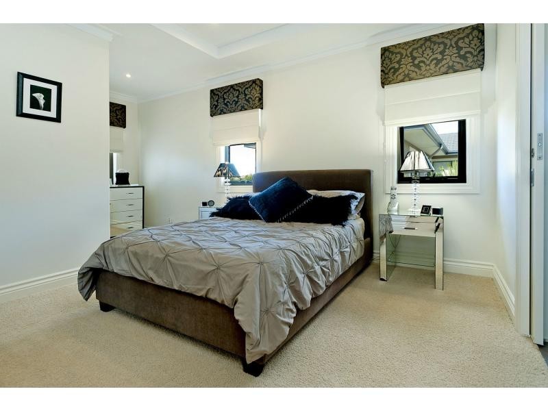 2506 Cressbrook Drive, Hope Island QLD 4212