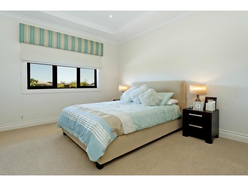 2506 Cressbrook Drive, Hope Island QLD 4212