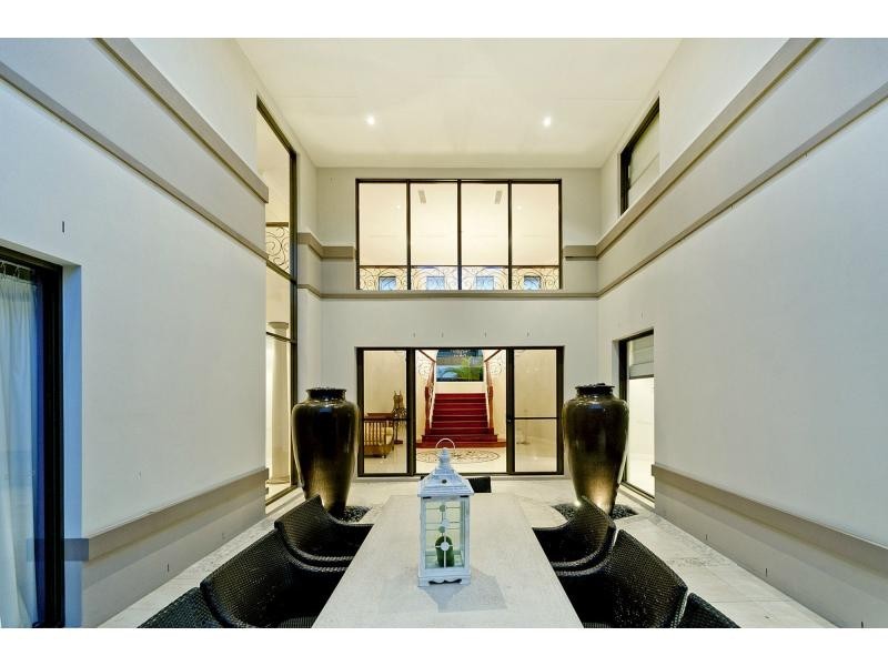 2506 Cressbrook Drive, Hope Island QLD 4212