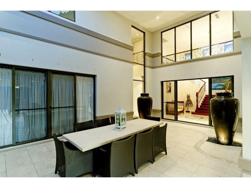 2506 Cressbrook Drive, Hope Island QLD 4212