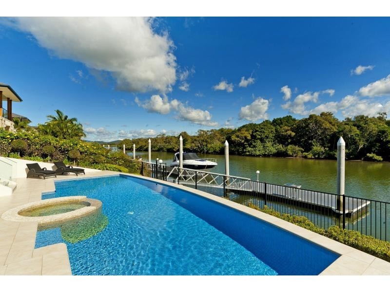 2506 Cressbrook Drive, Hope Island QLD 4212