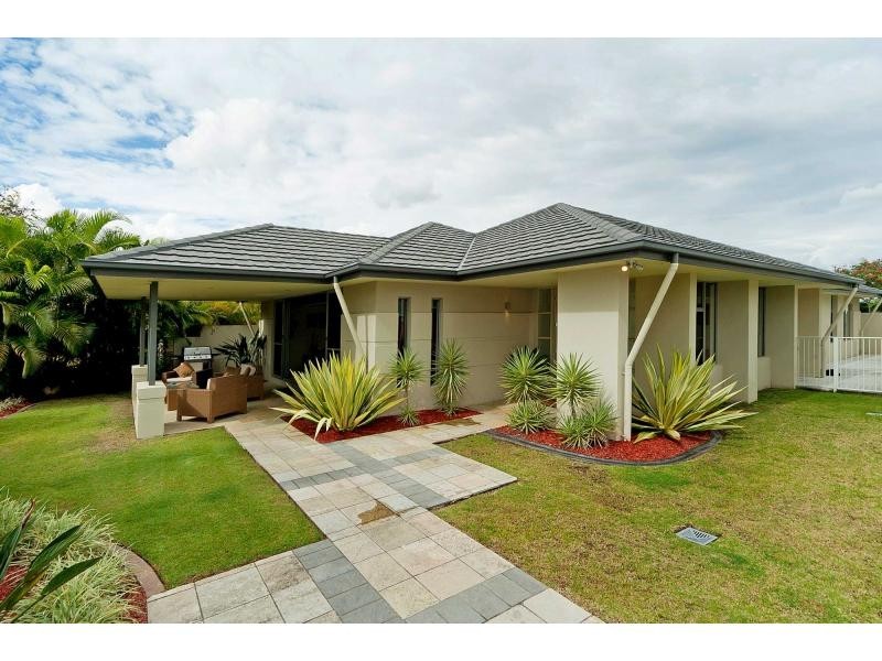2357 Belmont Court East, Hope Island QLD 4212