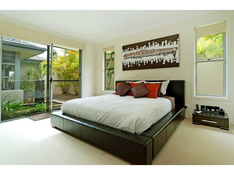 2357 Belmont Court East, Hope Island QLD 4212