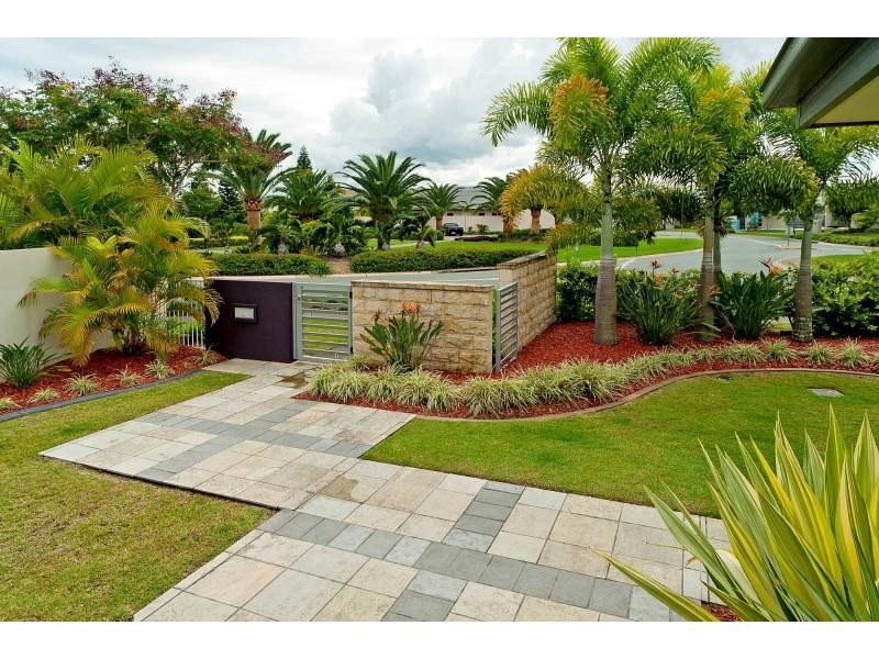 2357 Belmont Court East, Hope Island QLD 4212