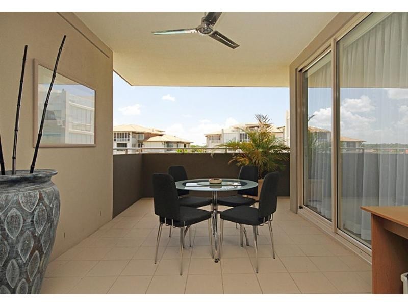 1765/1700 Rialto Quay Drive, Hope Island QLD 4212
