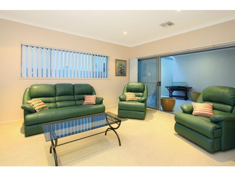 32A Harbourvue Court, Riverlinks, Helensvale QLD 4212