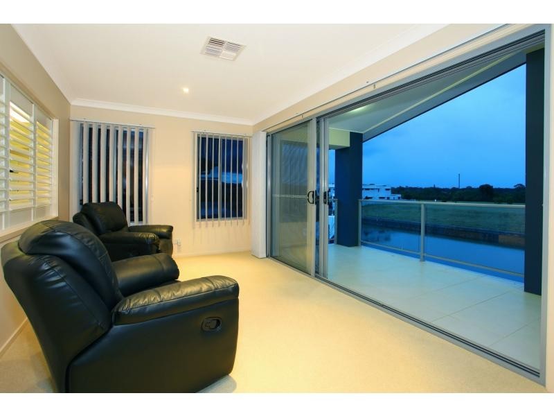 32A Harbourvue Court, Riverlinks, Helensvale QLD 4212