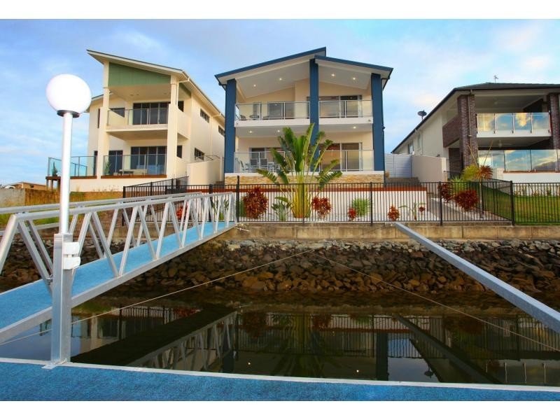 32A Harbourvue Court, Riverlinks, Helensvale QLD 4212