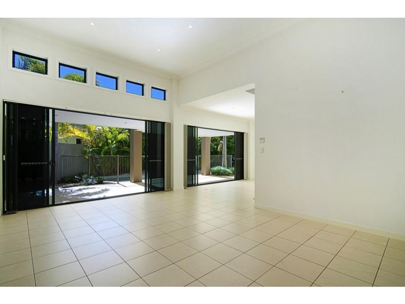 2556 Cressbrook Drive, Hope Island QLD 4212
