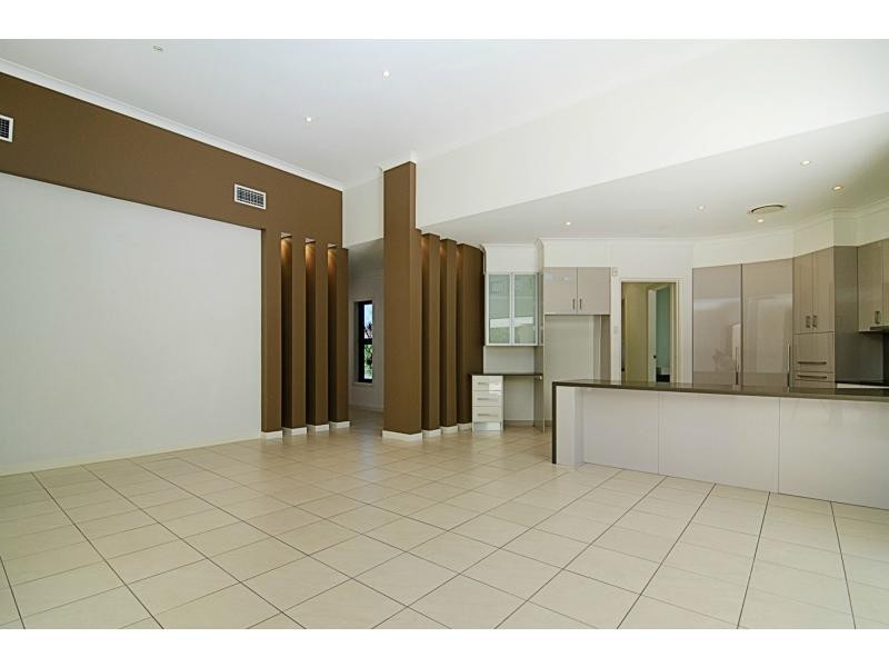 2556 Cressbrook Drive, Hope Island QLD 4212