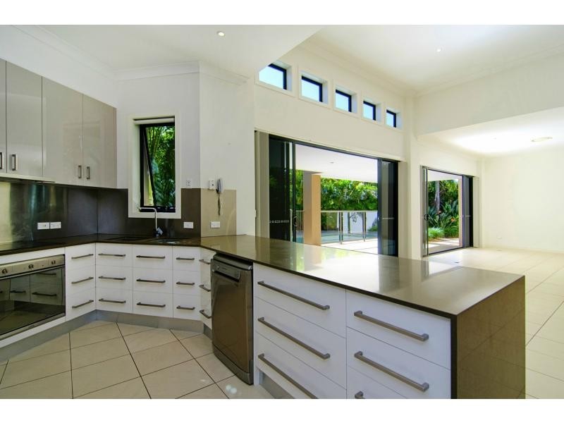 2556 Cressbrook Drive, Hope Island QLD 4212