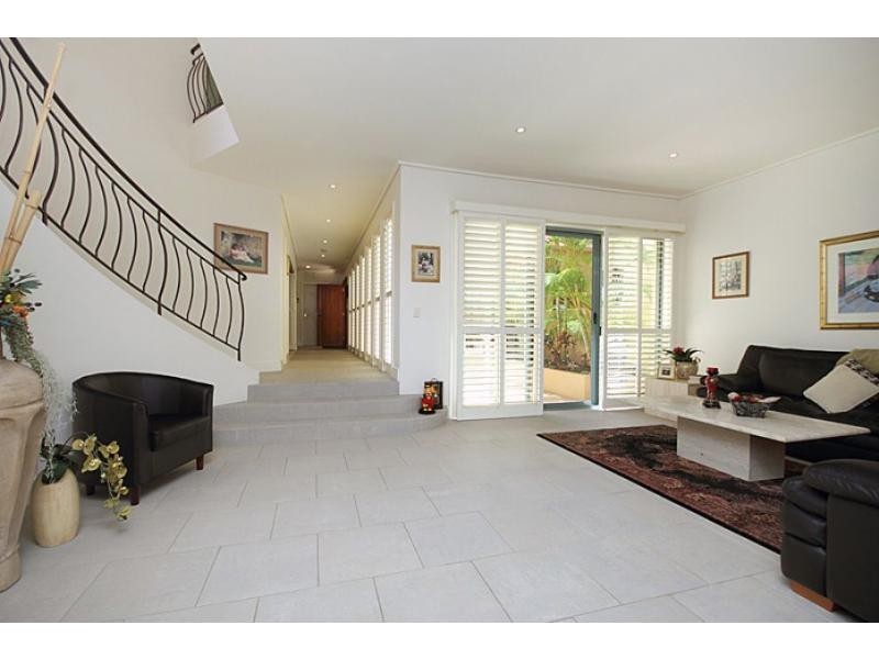1522 Riverdale Drive, Hope Island QLD 4212