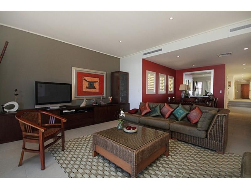 1522 Riverdale Drive, Hope Island QLD 4212